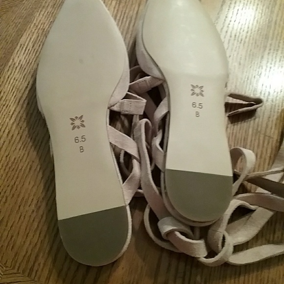BCBG  NWT shoes - Picture 3 of 7